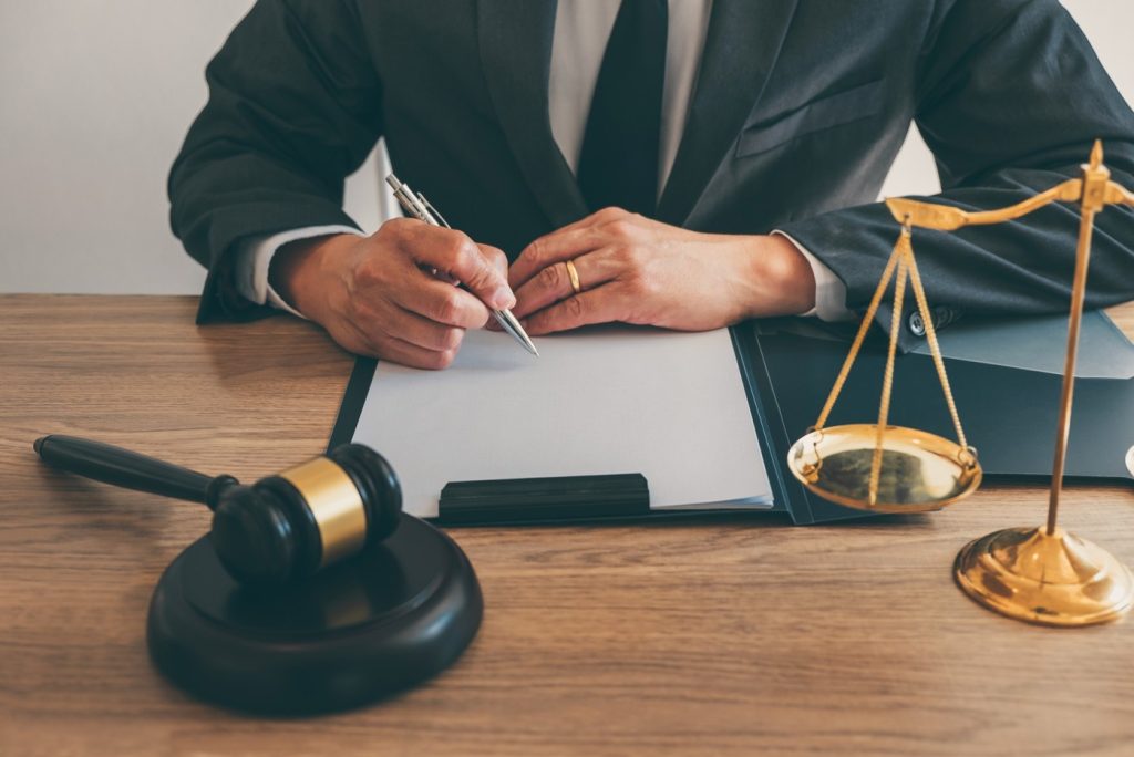 Kansas City Shoplifting Lawyer: Criminal Record Expungement Options